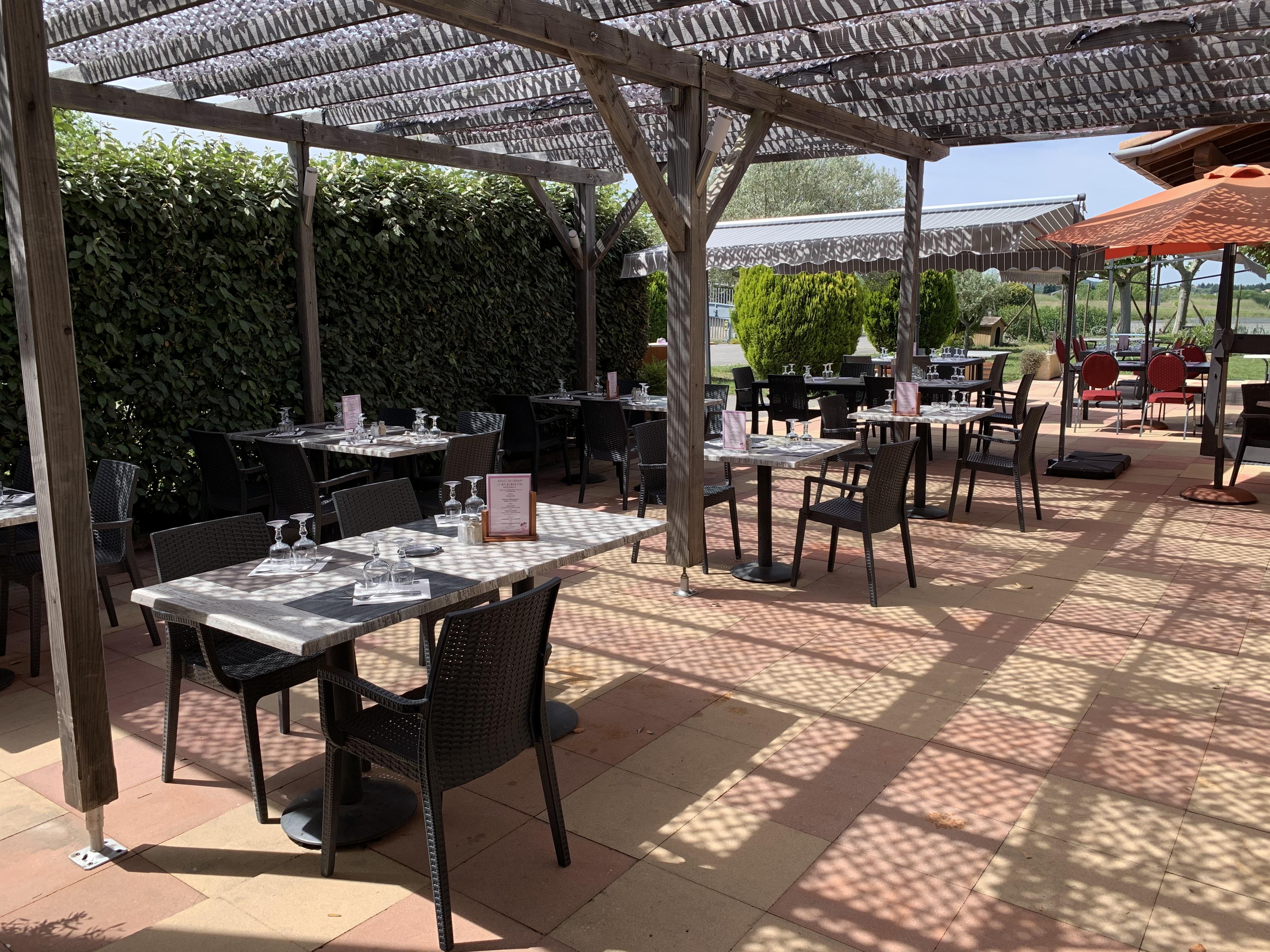 Logis Hotel Restaurant Le Mas De Mon Pere Saint-Jean-le-Centenier Екстер'єр фото