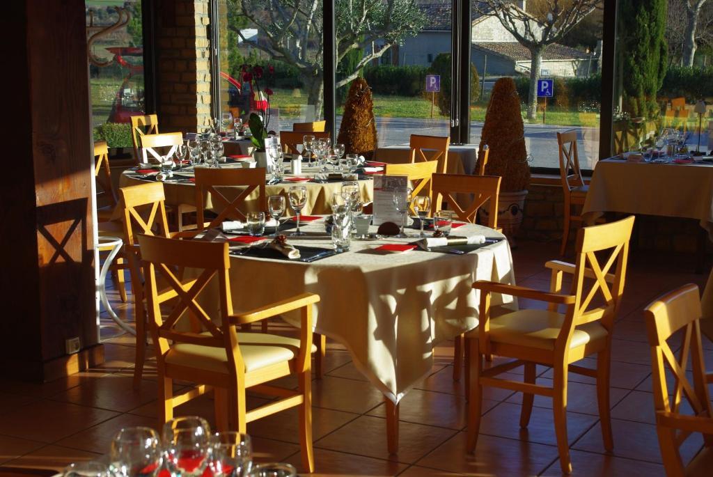 Logis Hotel Restaurant Le Mas De Mon Pere Saint-Jean-le-Centenier Екстер'єр фото